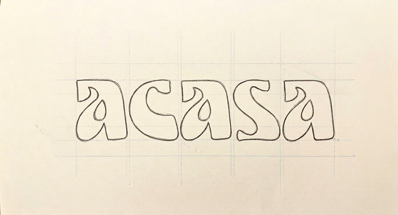 Croquis original du wordmark Acasa — tracé au crayon sur grille de construction